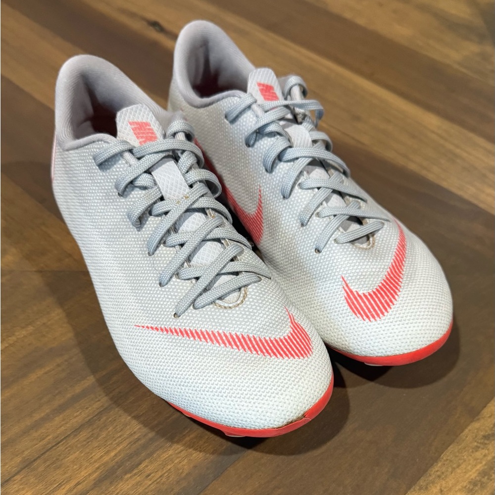 NIKE JR Vapor 12 Academy GS FG/ MG SOCCER SHOES SZ 1.5Y